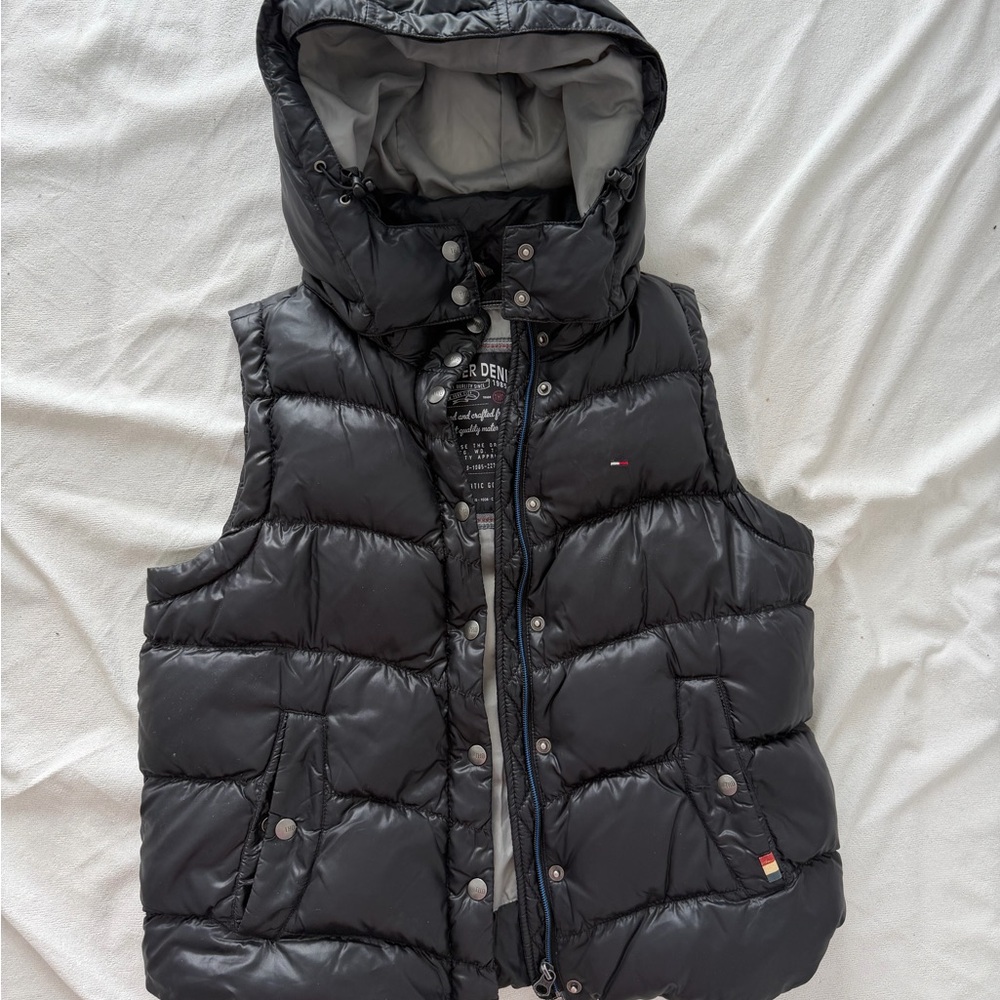 Tommy Hilfiger black puffer vest with take-off hood size L
